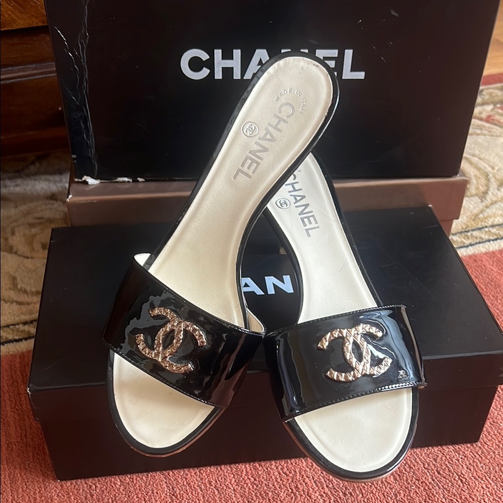 CHANEL Black and SilverSlide Sandals